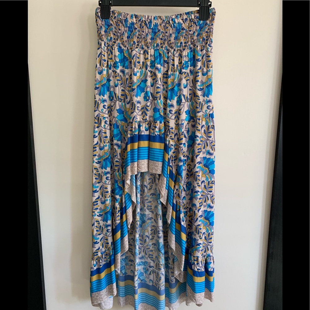 High-Low Skirt - Picture 2 of 3